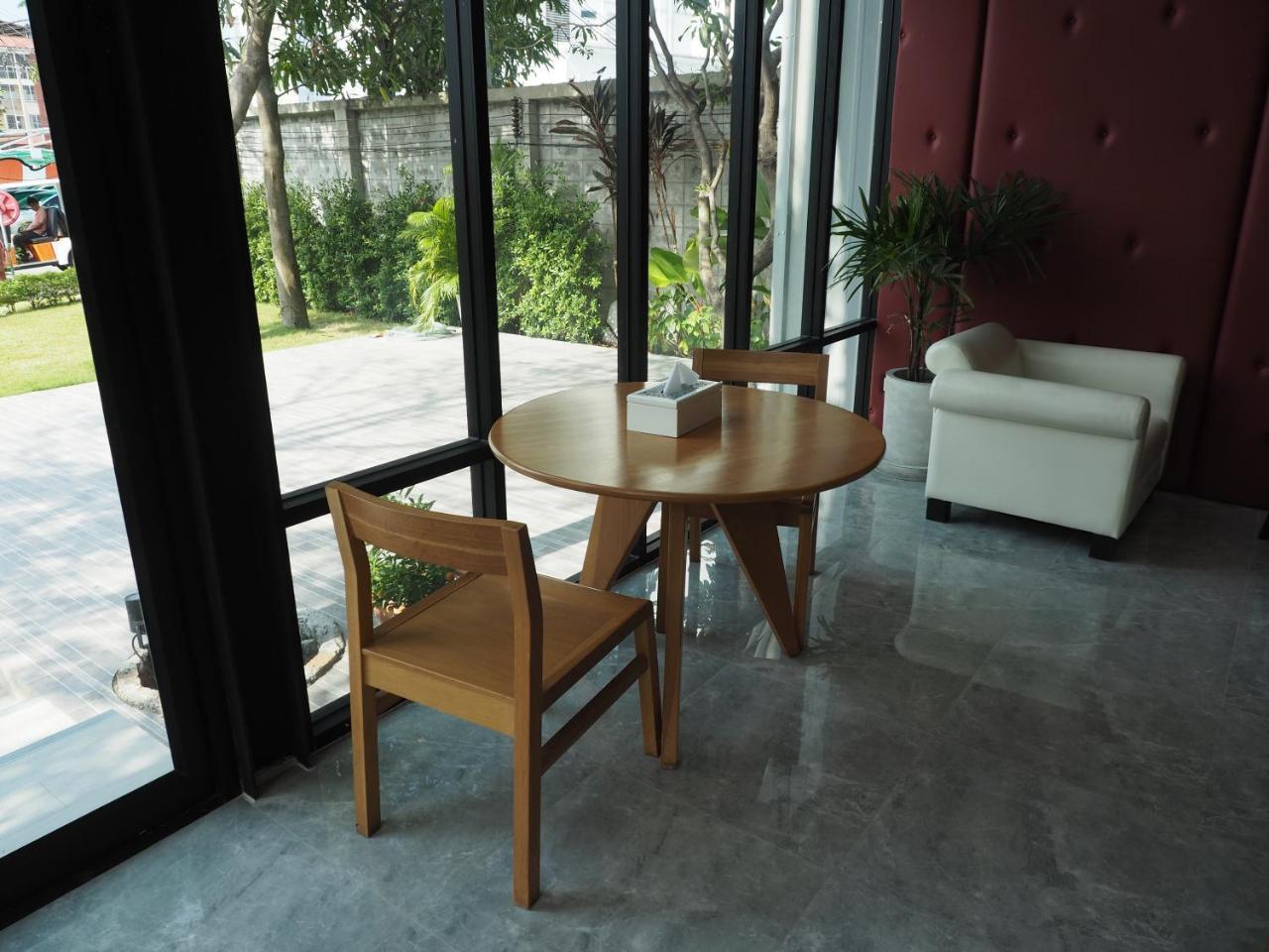 Warila Hotel Samut Prakan Exterior photo